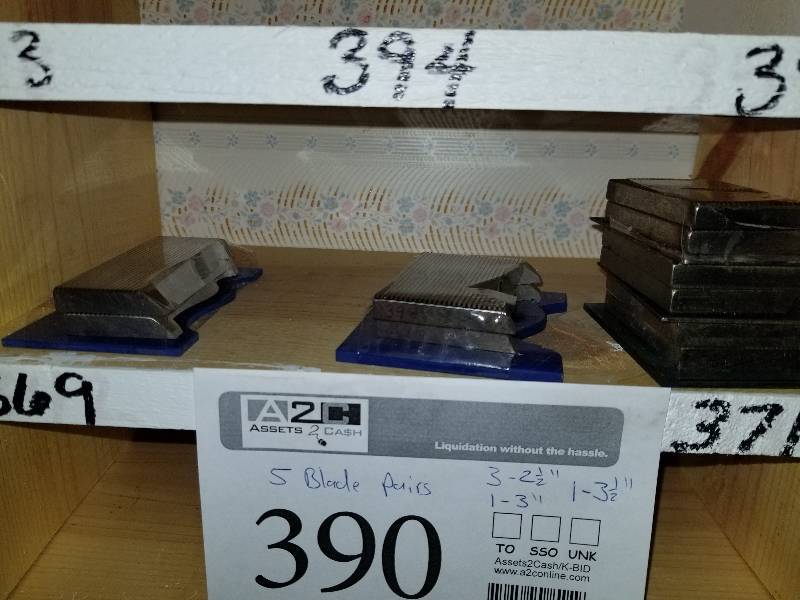 lot 390 image: 5 Chair Rail Profile Knives w Templates