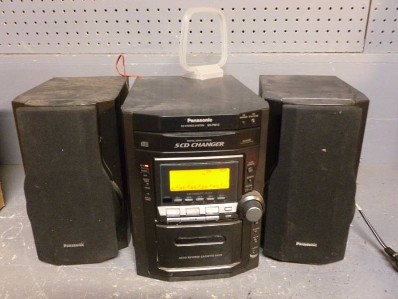 Shelf Stereo