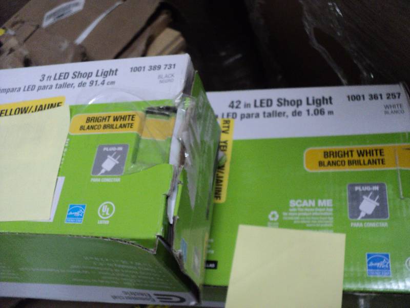 1 3ft and 1 42in shop light...