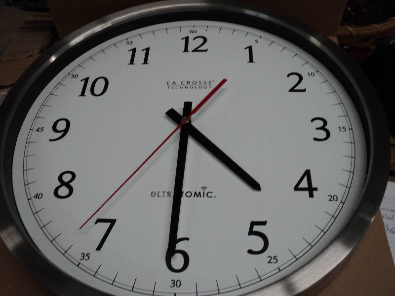 ultratomic clock, 14in diameter...