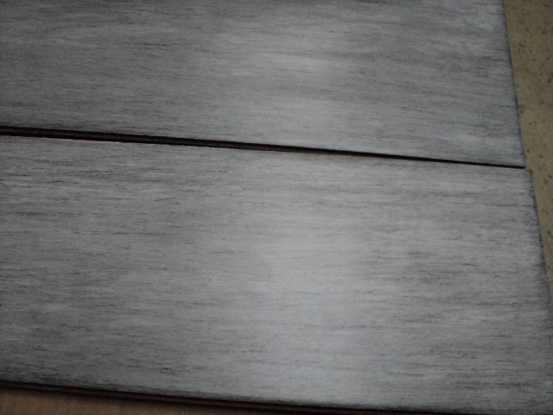 3 boxes of grey flooring 20 planks ...