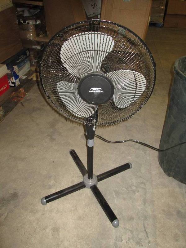 Lakewood Oscillating Floor Fan powe...