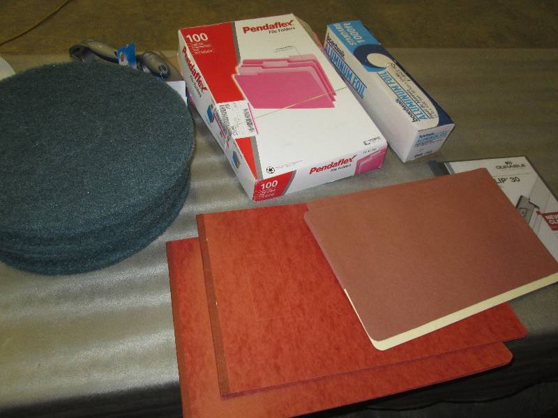 5- 14  inch Floor Scrub Pads, 2 Scr...