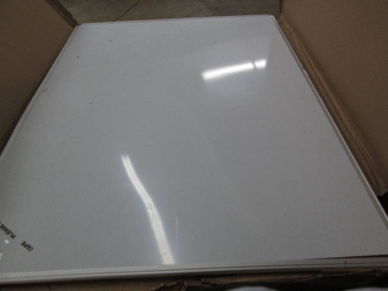 Large Magnetic White Board with dam...