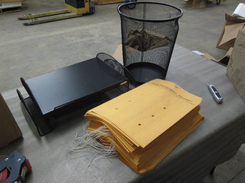 Damaged Mesh Wastebasket and Organi...