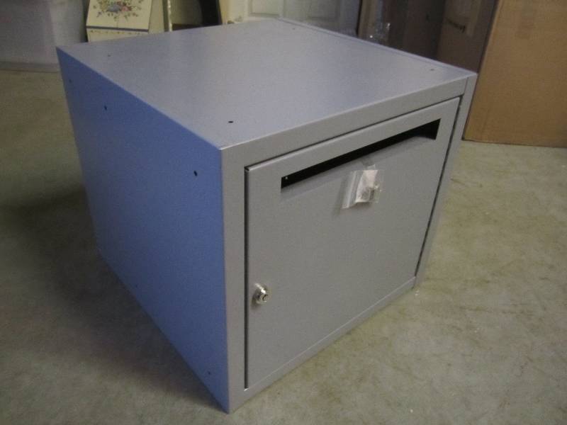 Large Metal Locking Drop Box with K...