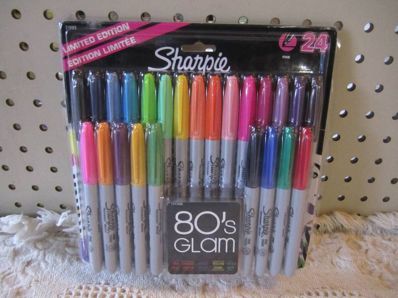 Multi Color Pack of 24 Sharpie Mark...