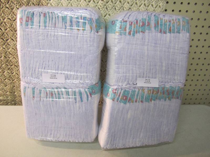 Lot of 100 Large Diapers 21-35 poun...