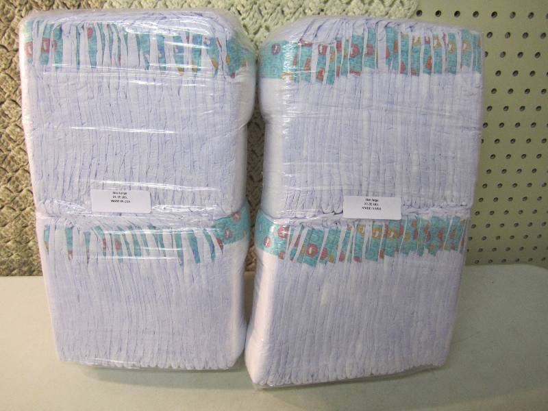 Lot of 100 Large Diapers 21-35 poun...