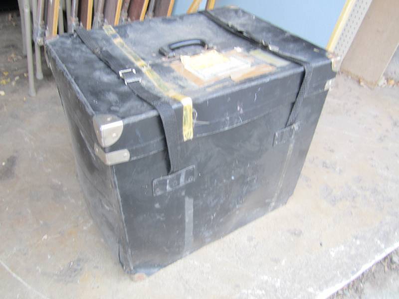 Vintage Carry Case 17 x 22.5 x 20...