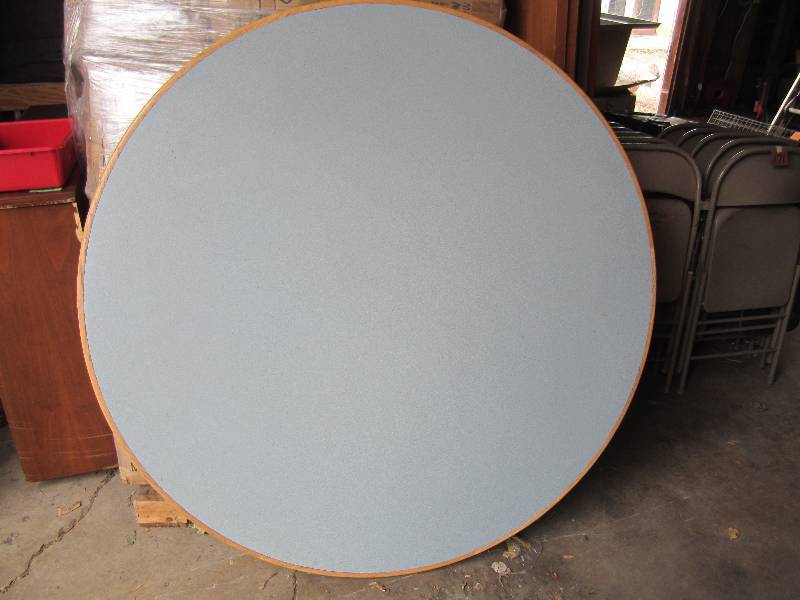 Round 5 foot Table - Legs removed f...