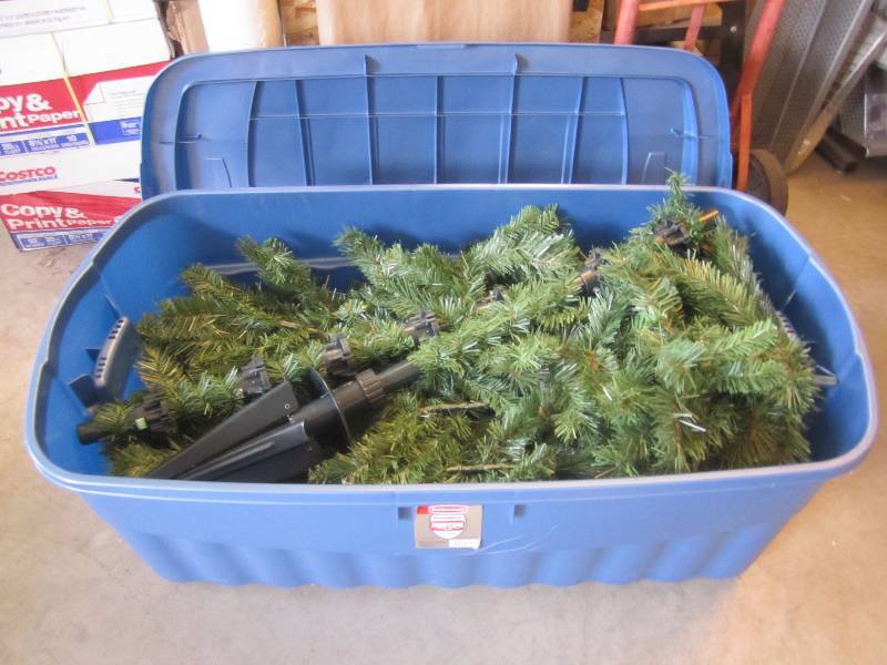 7.5 Foot Christmas Tree with a Nice...