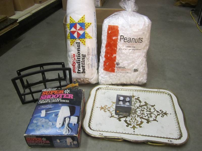Lot of Misc Packing Peanuts, Battin...