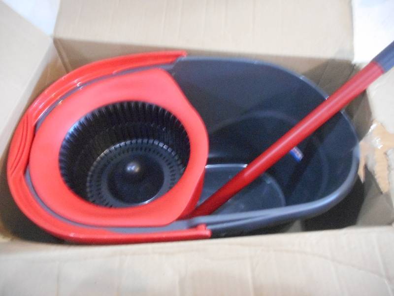 lot 43 image: O-Cedar Easy Wring Spin Mop