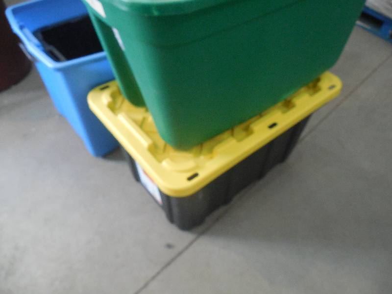 lot 85 image: 4 STORAGE TOTE LOT