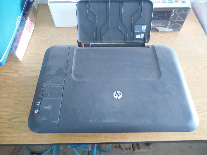 lot 2 image: HP Deskjet 2050 Computer Printer