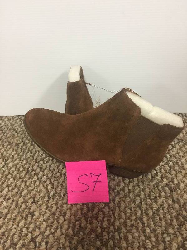 lot 57 image: Kensie Womens Garry Bootie  New size 10