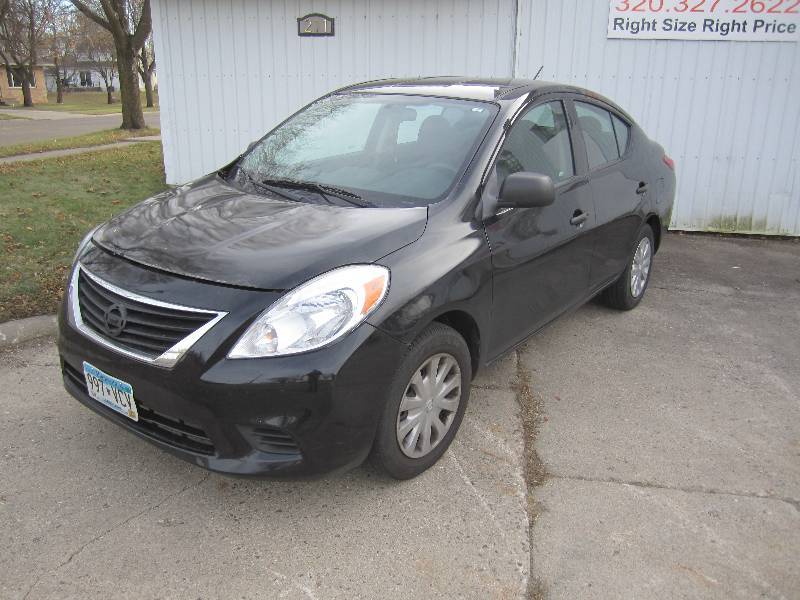 2012 Nissan Versa - NO RESERVE