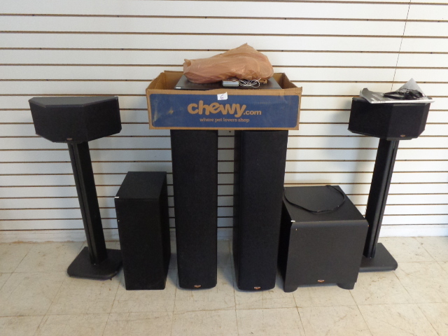 lot 6 image: Stereo Speakers and Reciever