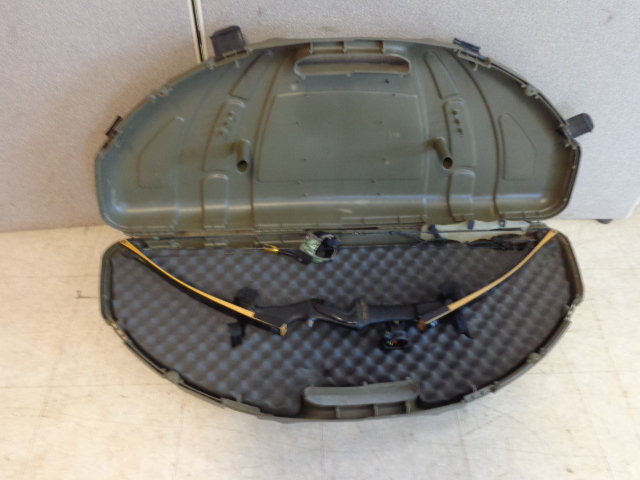 lot 12 image: Compound Bow and Case
