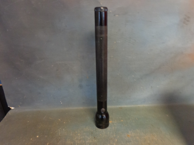 lot 13 image: Aluminum Flashlight