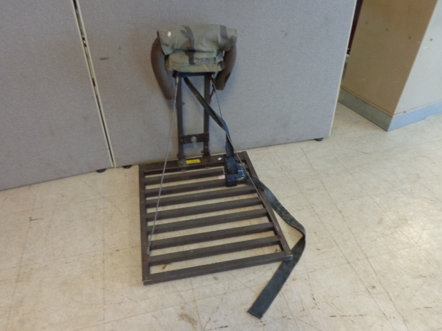lot 14 image: Deer Hunting Stand