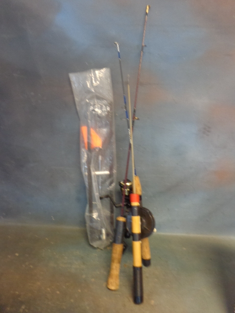 lot 19 image: Ice Fishing Rods and Tip Up