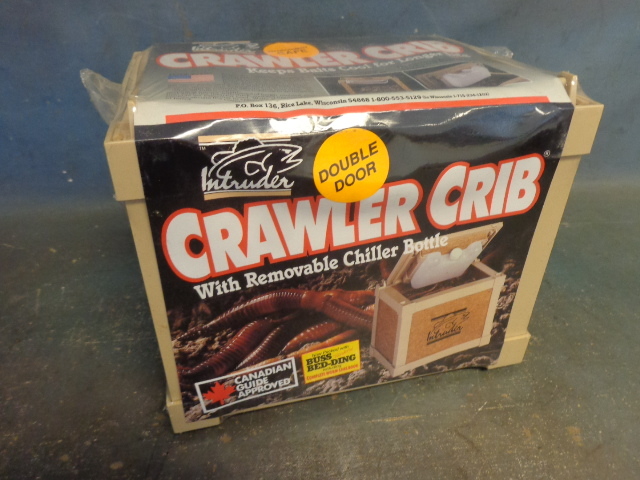 lot 45 image: Crawler Crib Bait Box