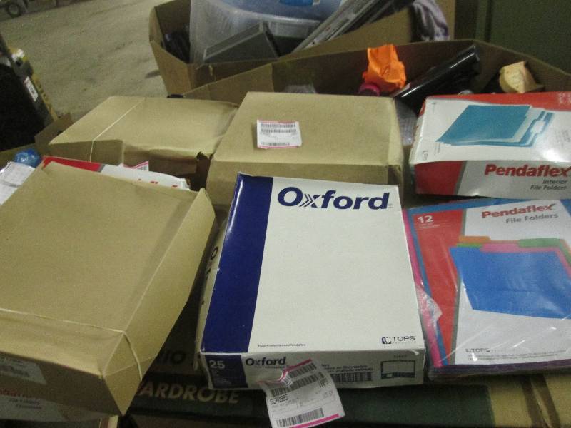 lot 7 image: lot of file folders ...