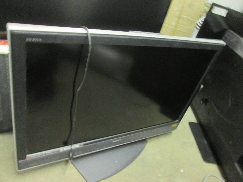 lot 423 image: sony bravia 46 t.v. tested and wor...
