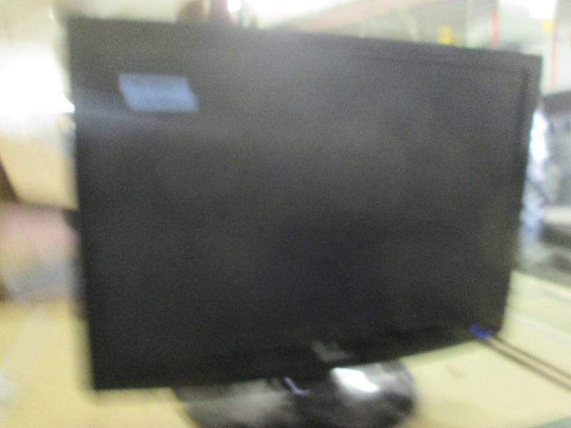 lot 425 image: lg 22 t.v tested and works ...