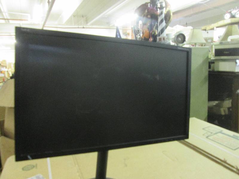 lot 439 image: Dell multi sync monitor 23 tested ...