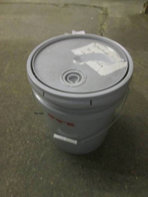 lot 481 image: 30lbs of tide laundry pods ...