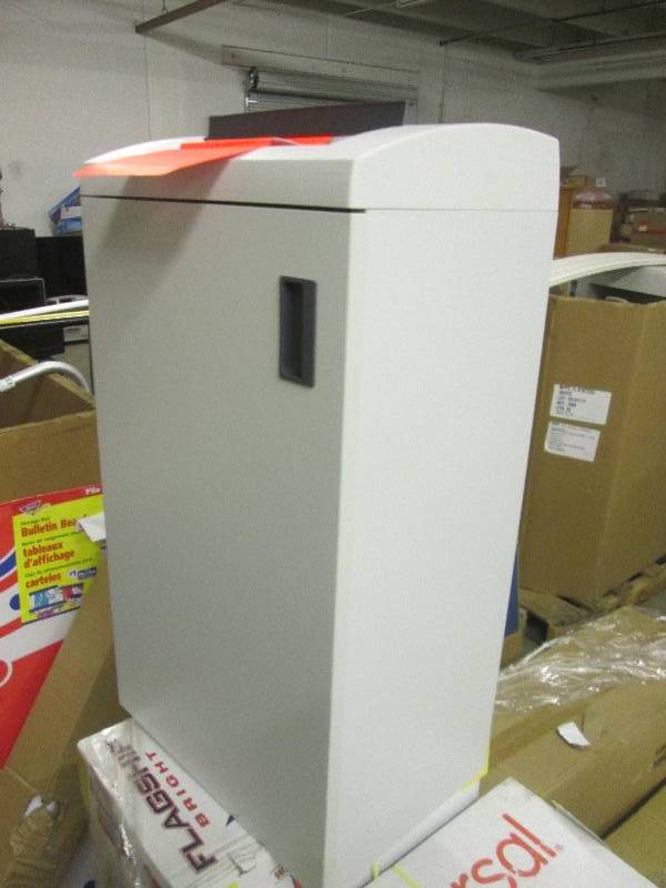 lot 119 image: HSM classic shredder ...
