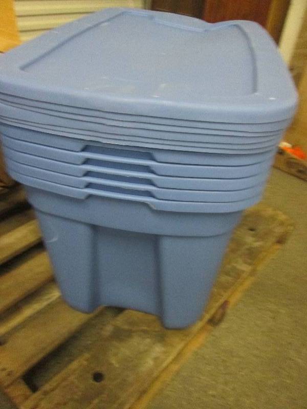lot 260 image: 6 blue hdx 30 gallon storage totes ...