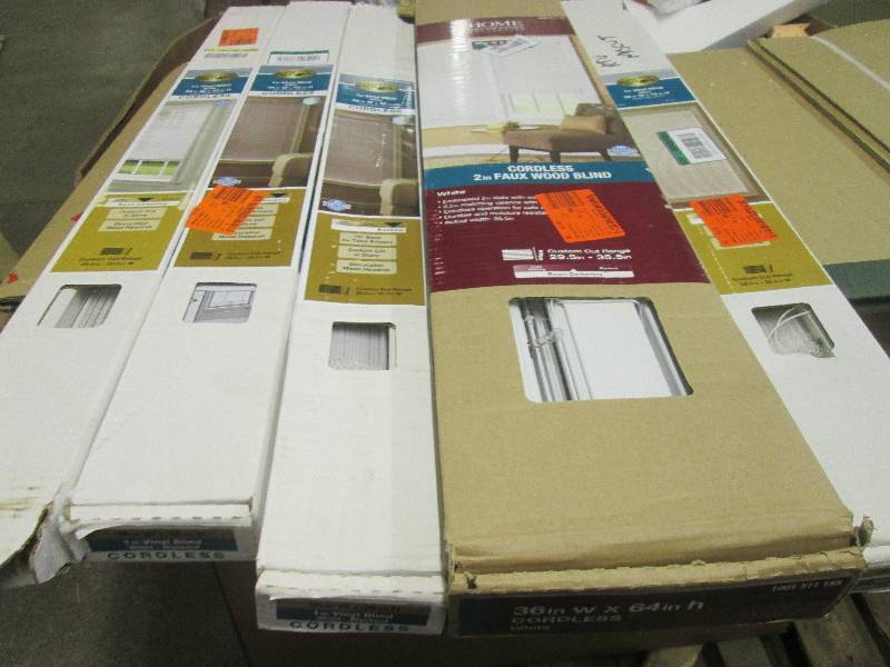 lot 322 image: 5 hampton bay cordless window blind...