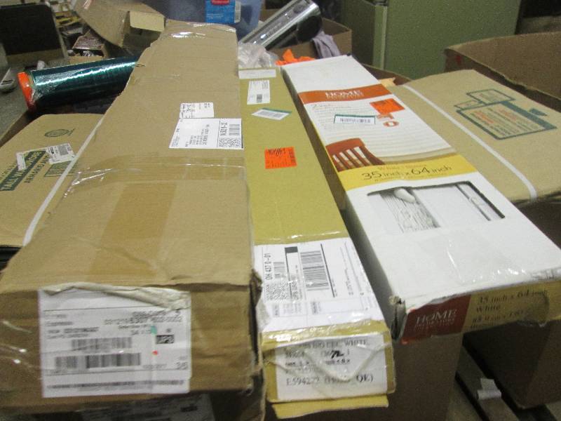 lot 333 image: 4 window blinds alll open box ...