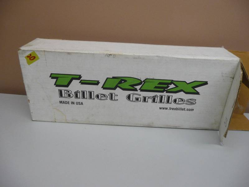 lot 22 image: BILLETT GRILLES IN BOX 03 CHEV & 05-06 FORD SUPER DUTY - SEE PICTURES