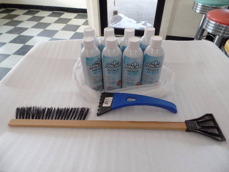 Polar Premium De-icer & scrapers