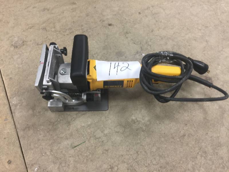 Dewalt DW682 DEWALT DW682K 6.5 Amp Plate Joiner missing bag in like new condition