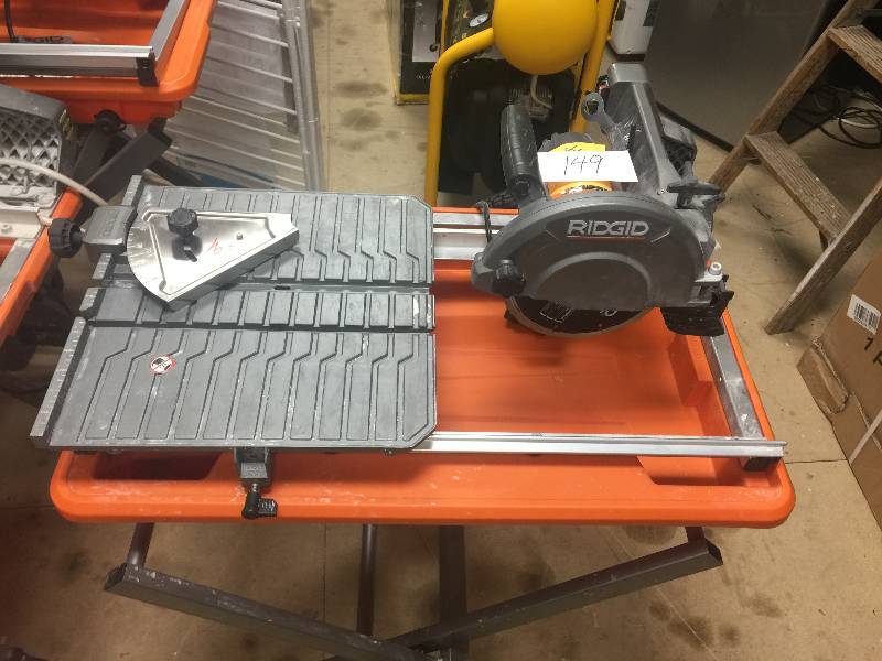 Ridgid 7 in Tile saw with stand used in very good condition