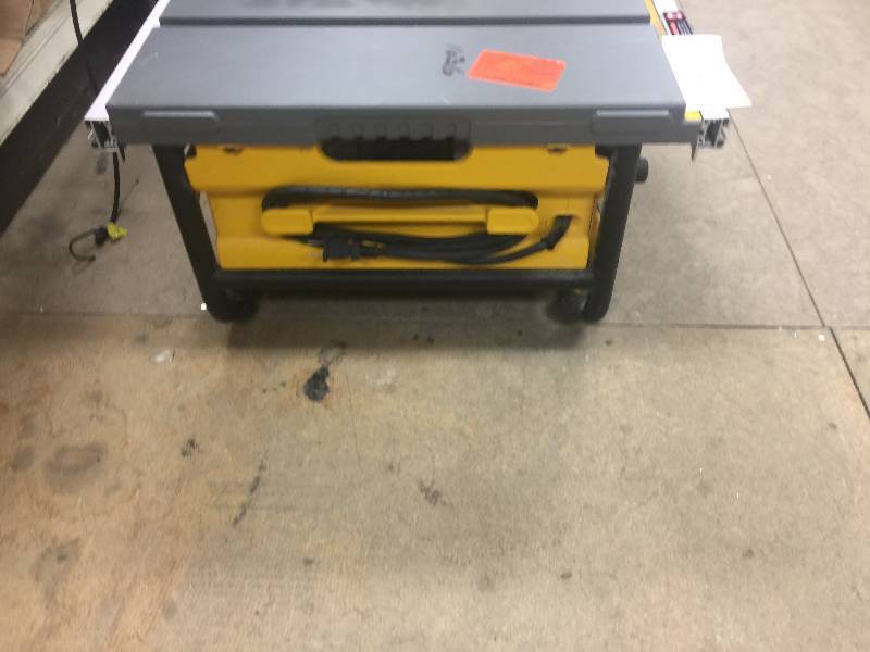 Dewalt 15 Amp 10 in. Compact Job Site Table Saw used in like new condition