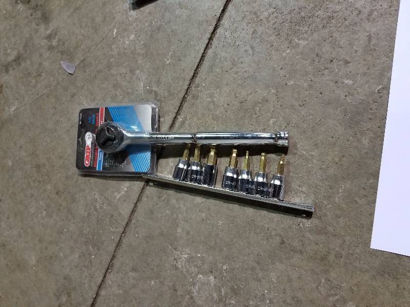 Lot of (2) Hand Tools - Grip 12in. Drive Mechanics Handle Ratchet, 7-Piece Socket Set