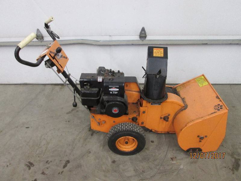 lot 10 image: Bobcat Snow Blower