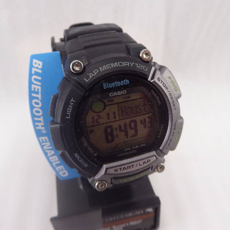 lot 49 image: Casio Mens OmniSync Sports Gear Bluetooth Fitness Smartwatch