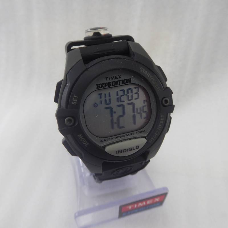 lot 70 image: Timex Mens Expedition Full-Size Classic Digital Chronograph Watch