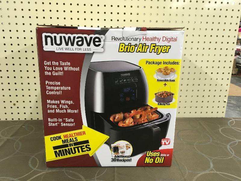 lot 34 image: BRIO 3QT DIGITAL AIRFRYER, WHOLESALE PRICE $89.99