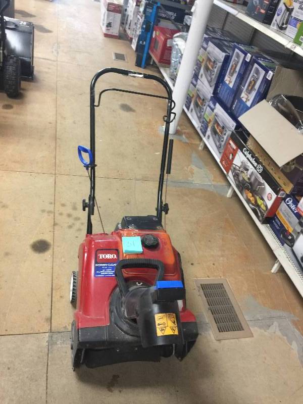 Toro Power Clear 518 ZE 18 Width Snow Blower in working conditions