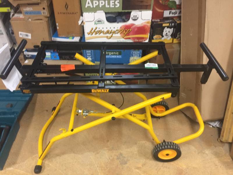 DEWALT 32-12 in. x 60 in. Rolling Miter Saw Stand dwx726