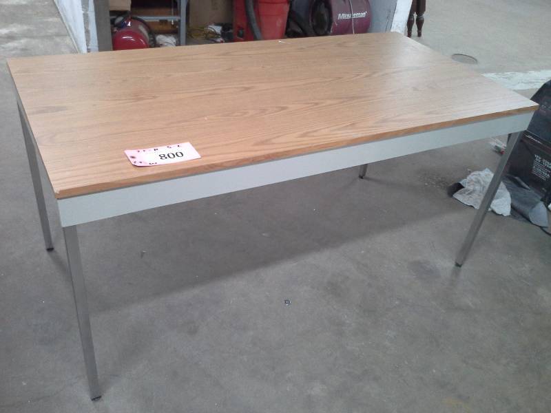 lot 800 image: 2.5 W x 2.5 T x 5 L Table